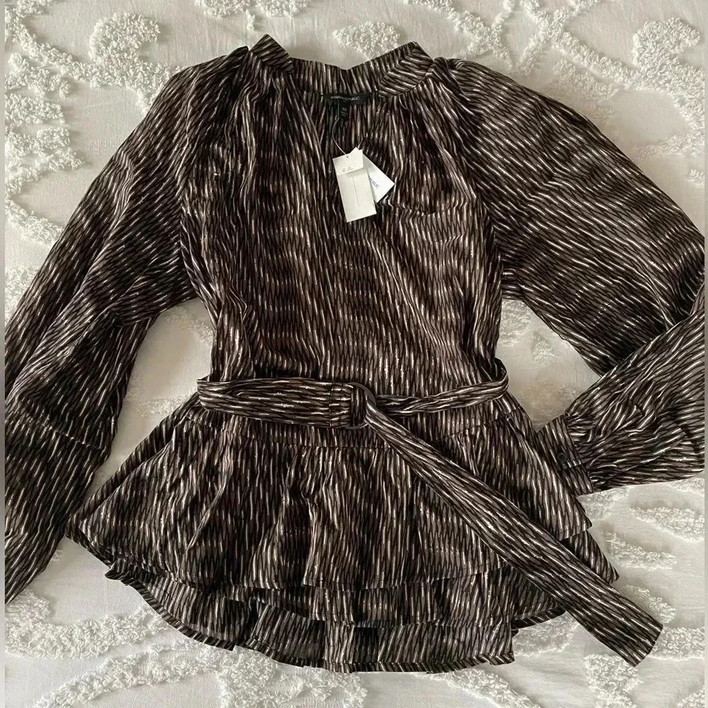 Banana Republic Belted Tiered Blouse - Picture 3 of 12